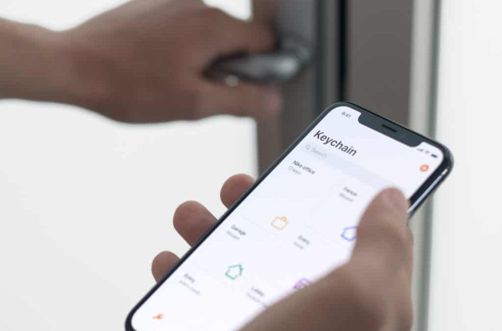 French access control startup debuts LiFi smart lock